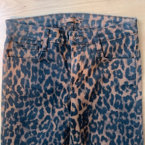 Leopard Print Jeans 🐆 - Picture 2 of 4